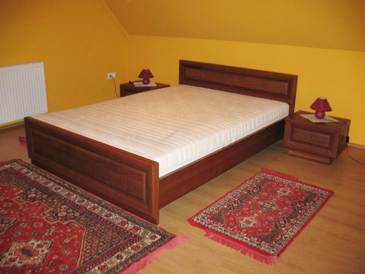 Menyhart Apartman Gyenesdiason 6 Fo Reszere Exterior foto