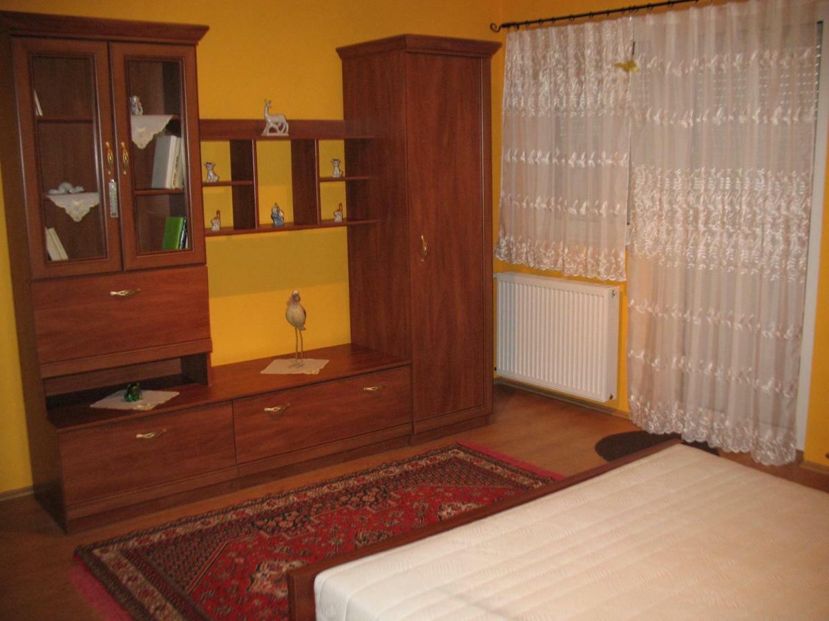 Menyhart Apartman Gyenesdiason 6 Fo Reszere Exterior foto